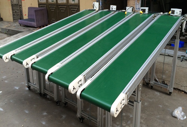 Băng tải nghiêng công nghiệp là gì? Giải pháp vận chuyển tối ưu cho doanh nghiệp sản xuất bang tai nghieng
